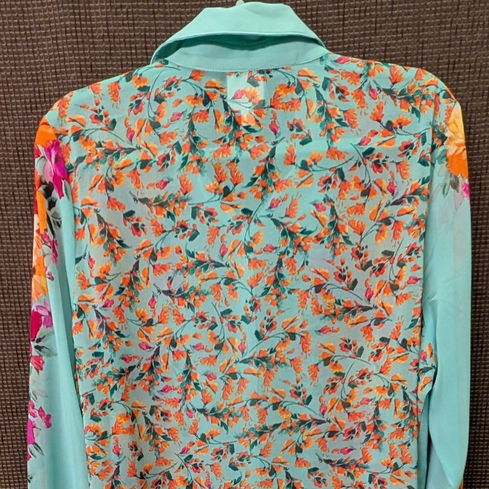 Fig and Flower Womens Pluxs Size 2XFloral Graphic Sheer Bouse - Picture 2 of 6
